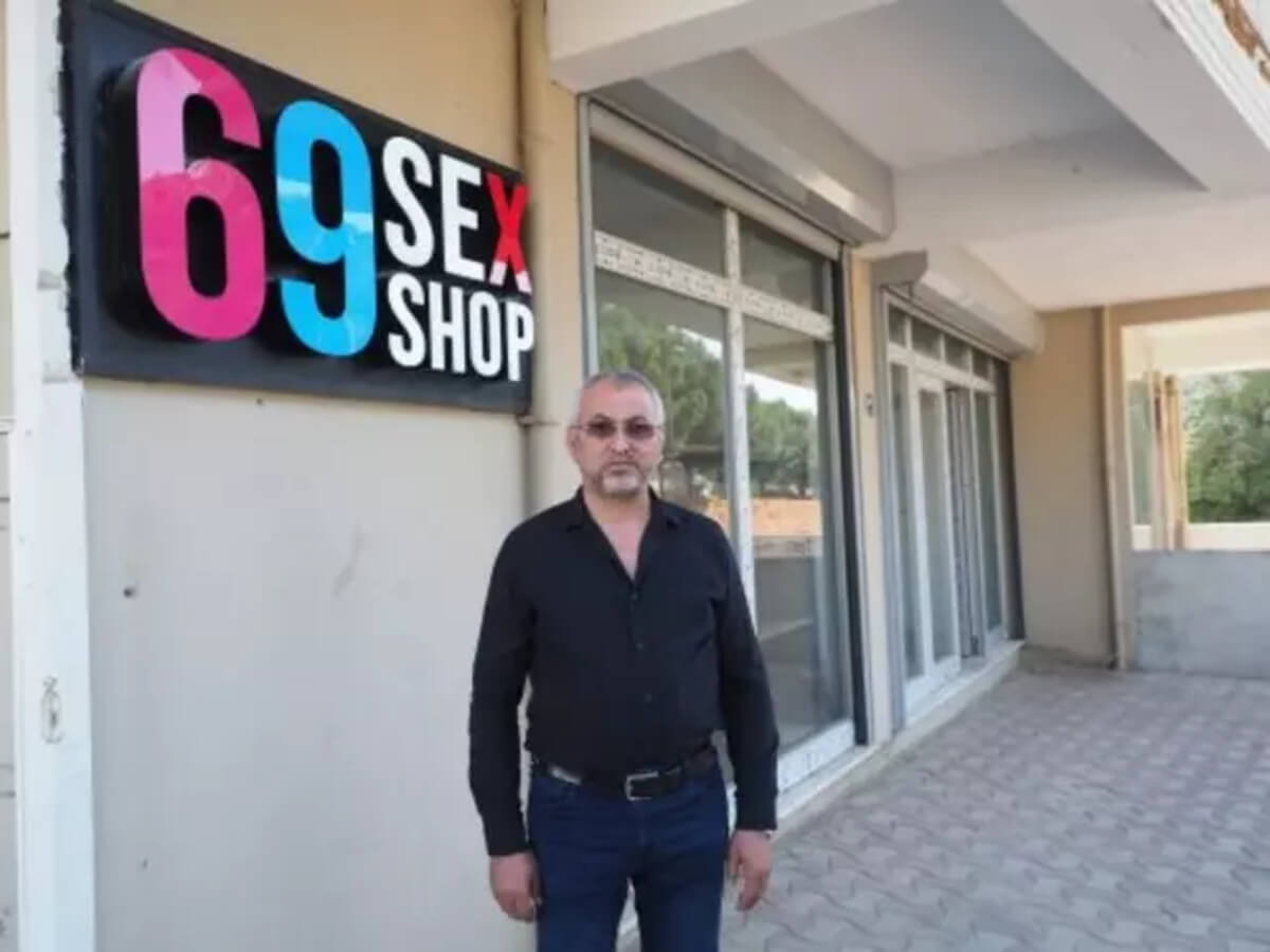 Komşularıyla davalık olunca erotik shop açtı: Halk sağlığı için açtım!