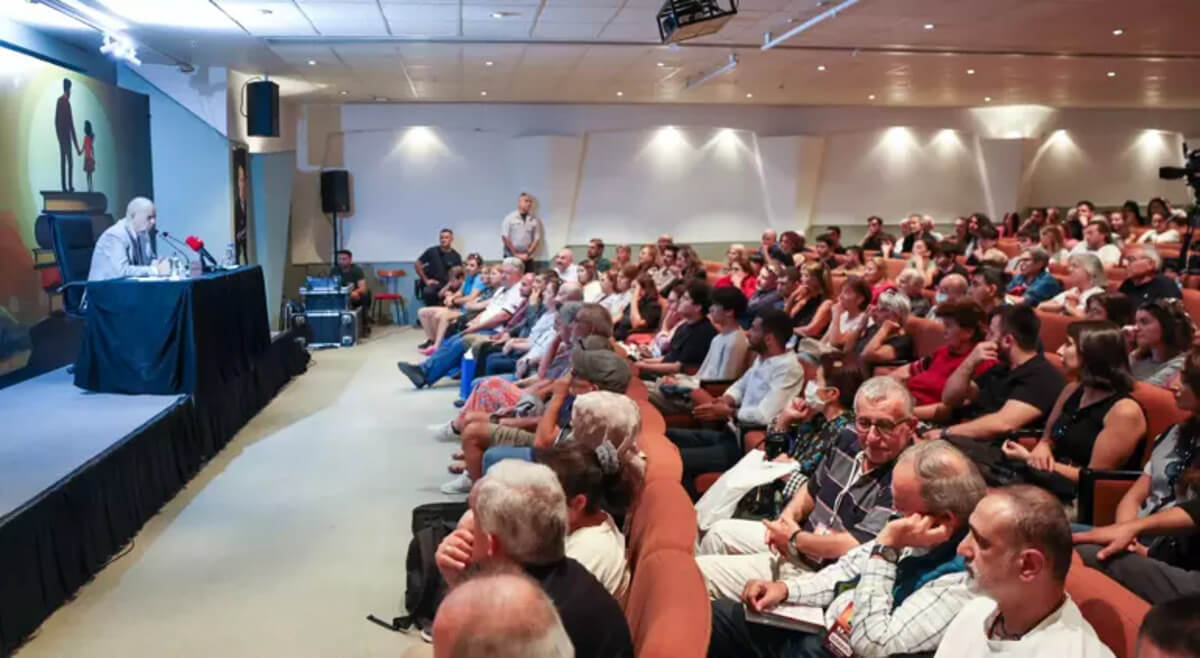 Vatandaşın İlker Başbuğ’a FETÖ tepkisi sert oldu: Oyuncağı alınmış çocuk gibi ağladınız!