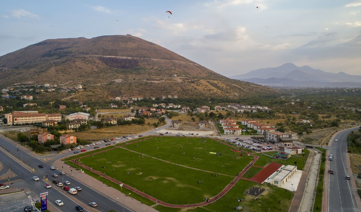 Ali Dağı Yamaç Paraşütü