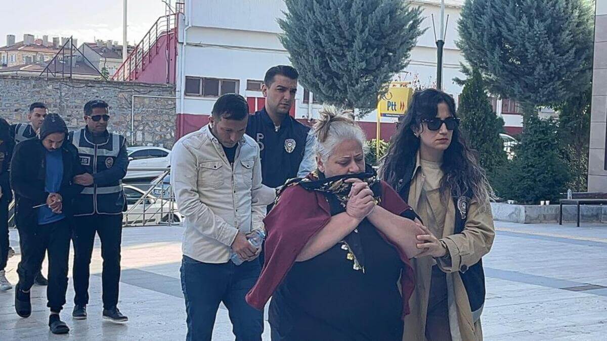 Liderliğini Berberin yaptığı suç örgütü çökertildi! 54 Gözaltı