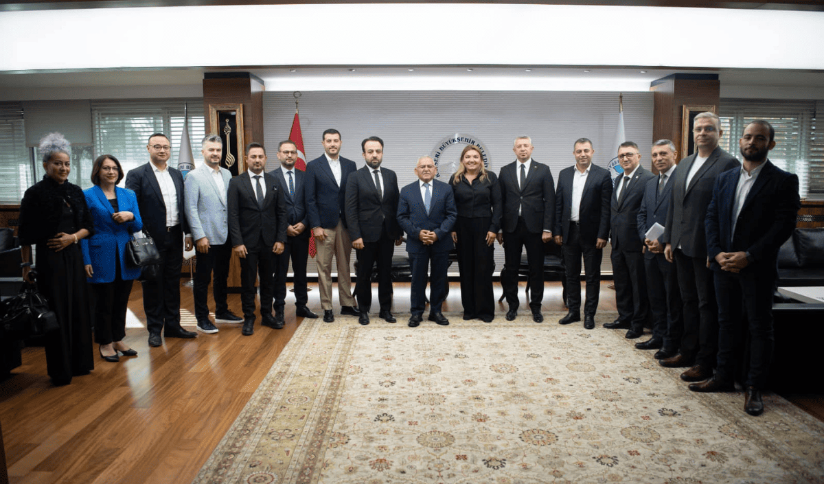 Başkan Büyükkılıç'tan E Ticaret Zirvesi (1) (2)