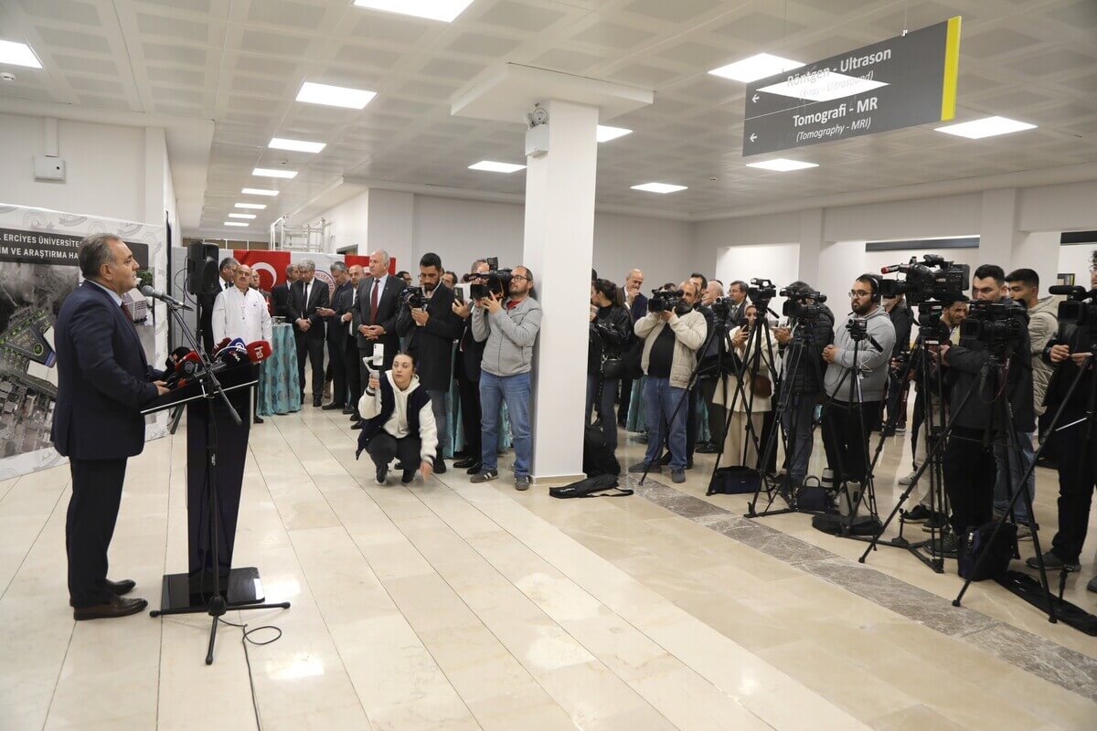 Erü Tıp Fakültesinde Dev Proje! Bakın Ne Yapıldı (4)