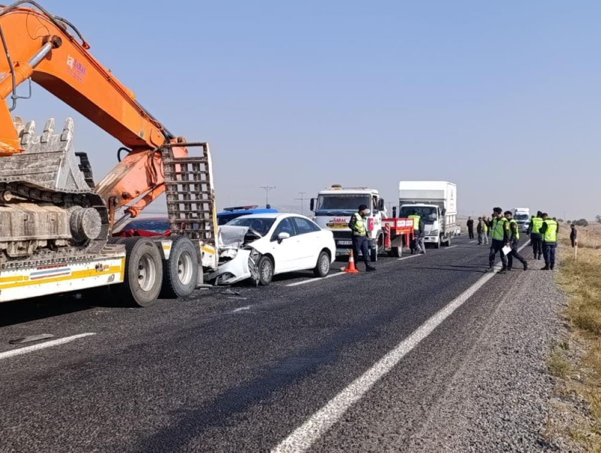 Feci Kaza! 8 Araç Birbirine Girdi Karakol Komutanı Öldü, 15 Yaralı! 2