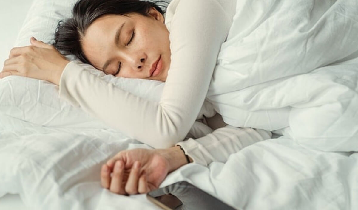 Gece Uyurken Başucunuza Telefonunuzu Koymayın! (2)