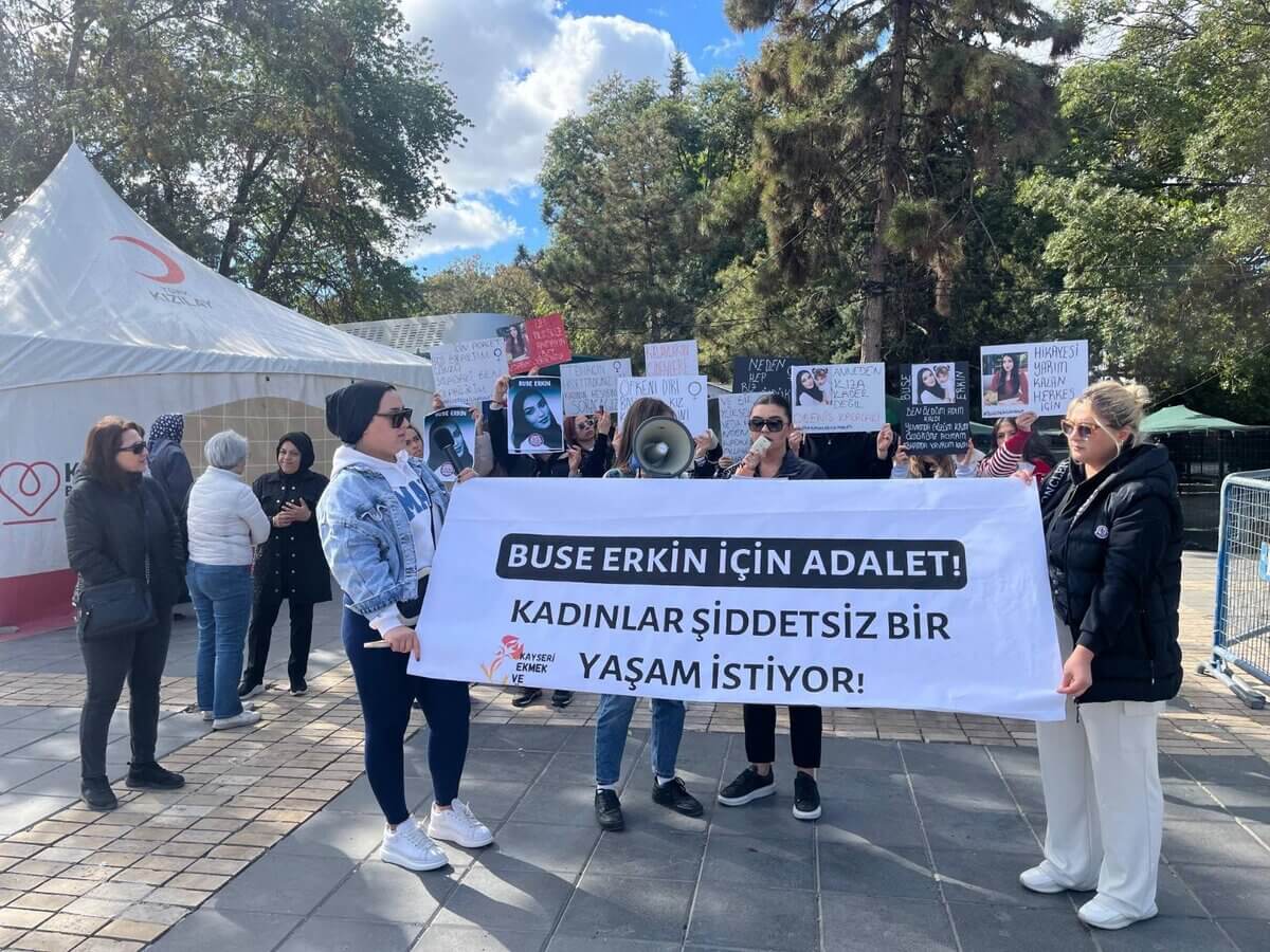 Kayseri Cumhuriyet Meydanı'nda Eylem! (1)