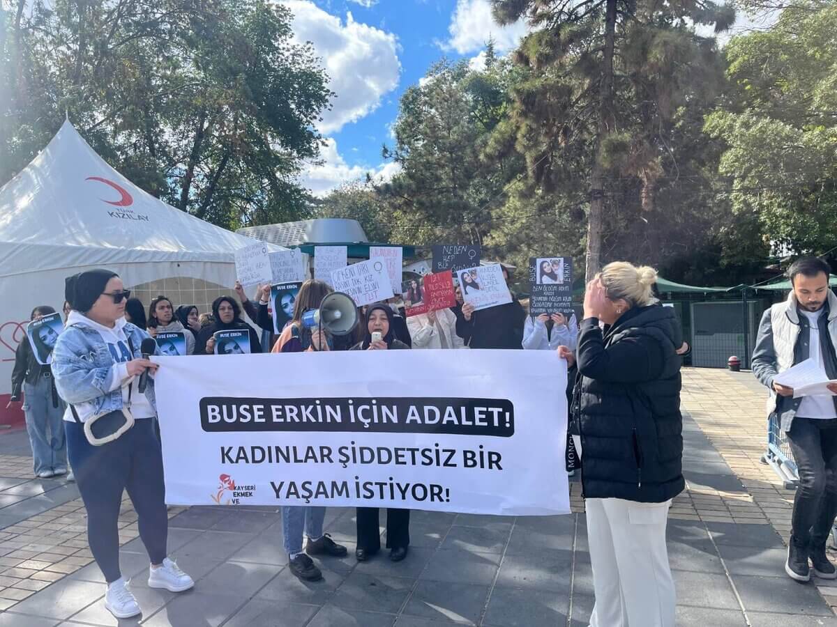 Kayseri Cumhuriyet Meydanı'nda Eylem! (2)