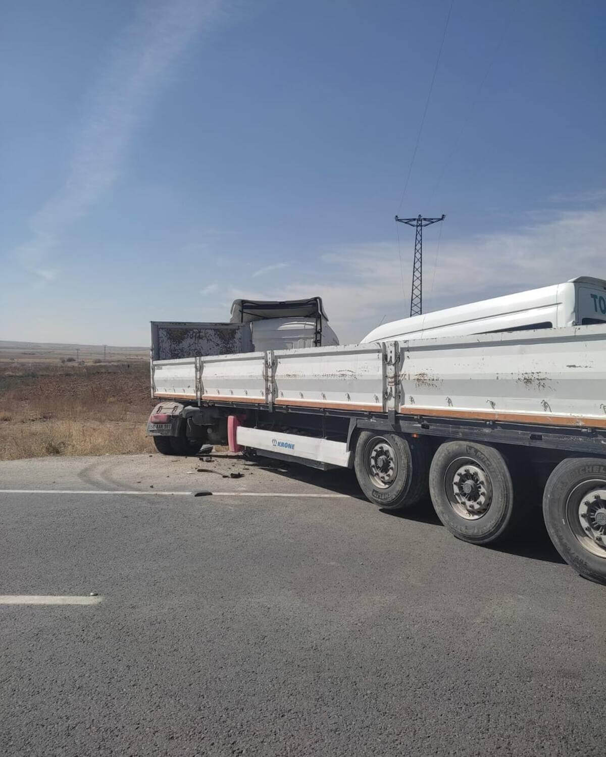 Kayseri Yolunda Feci Kaza! Toplu Taşıma Aracı Ile Tır Çarpıştı Çok Sayıda Yaralı (2)