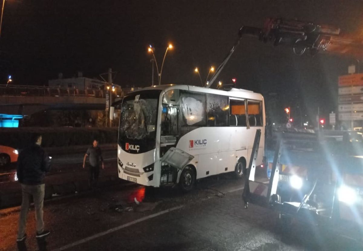 Kayseri’de İşçi Servisi Devrildi Çok Sayıda Yaralı Var! 2