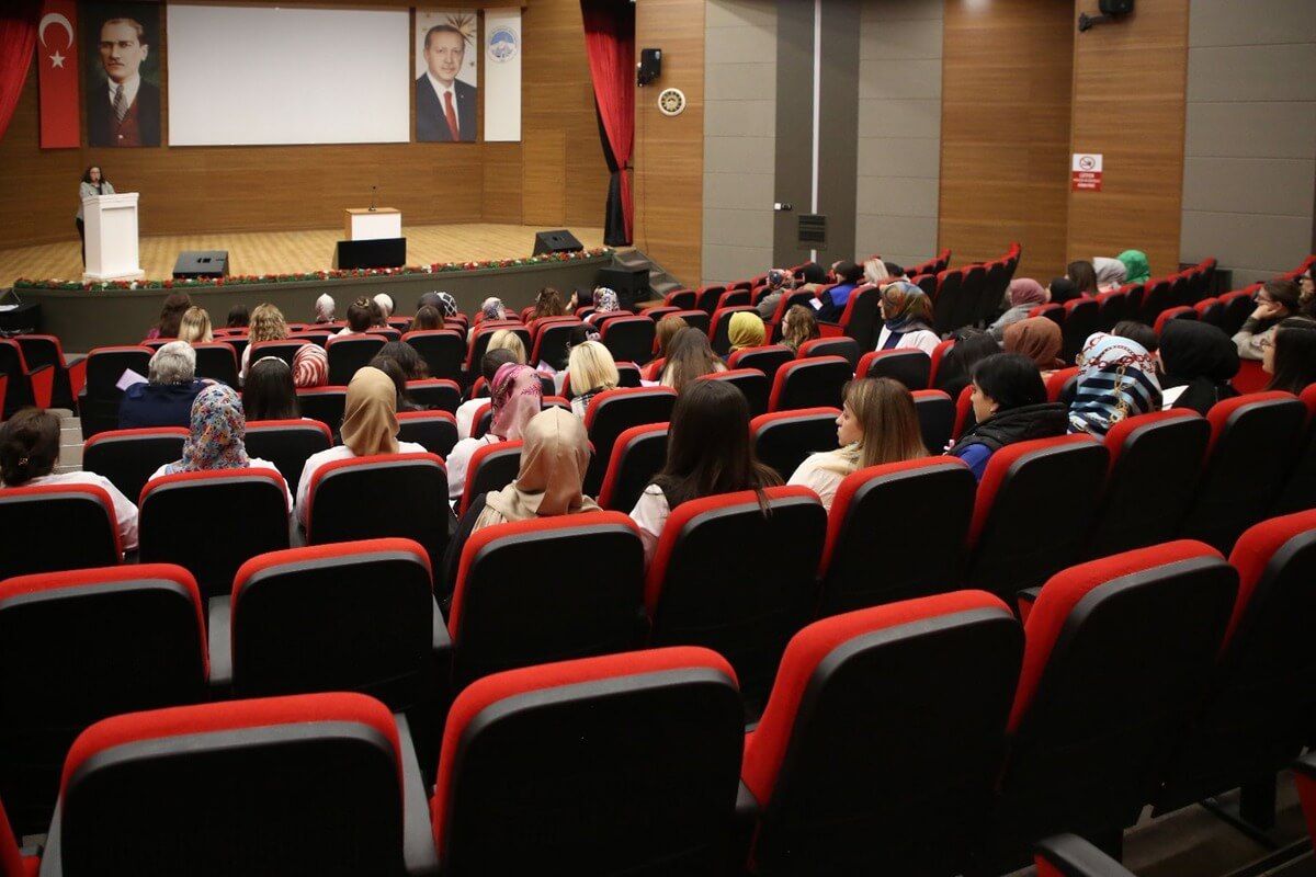 Kayseri'de Meme Kanseri İçin Dikkat Çeken Uyarı Her 8 Kadından 1'Inde Var! (1)