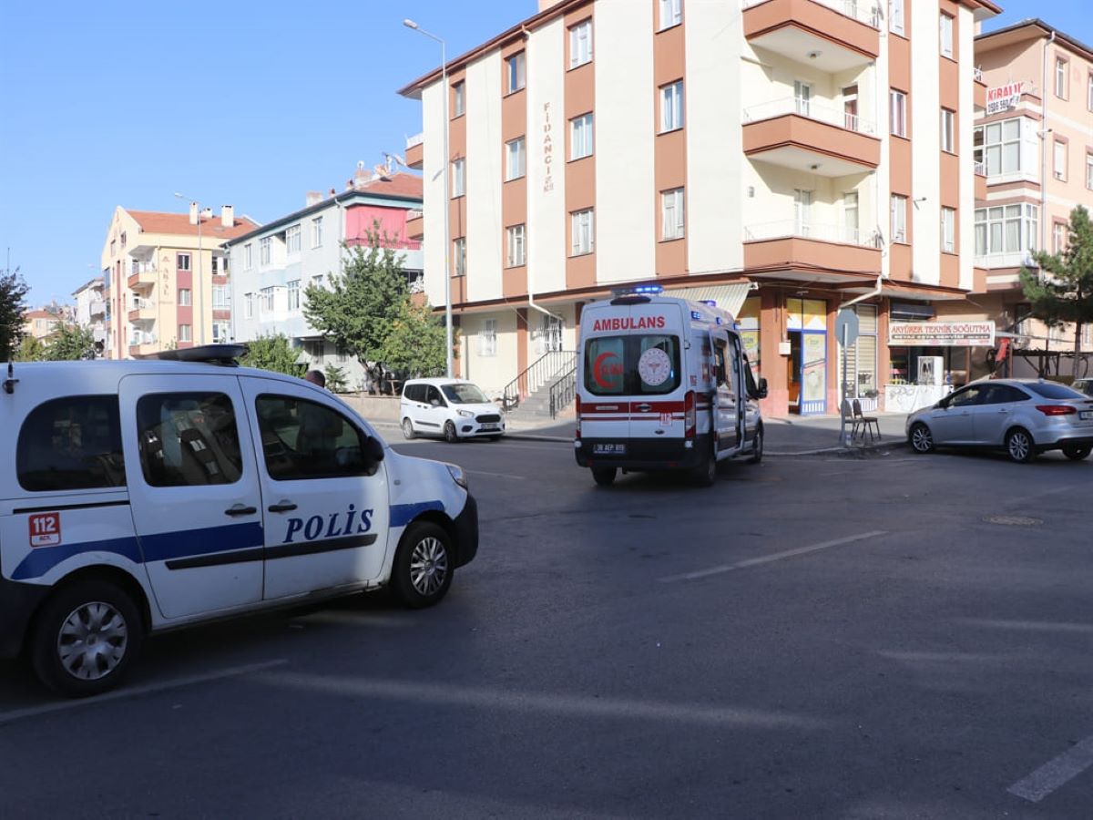 Kayseri’de Öğrenci Servisi Ile Otomobil Çarpıştı Çok Sayıda Yaralı Var 2