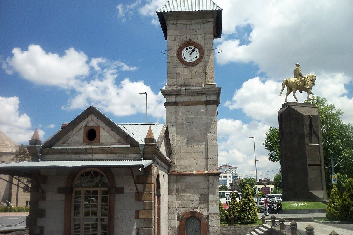 Kayseri'de Tarihi Saat Kulesi Önceden Bakın Ne İçin Kullanıyor (3)