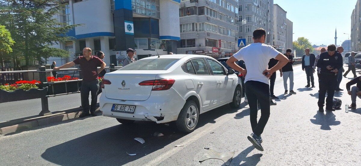 Kayseri’de Zincirleme Kaza! 2 Yaralı (3)