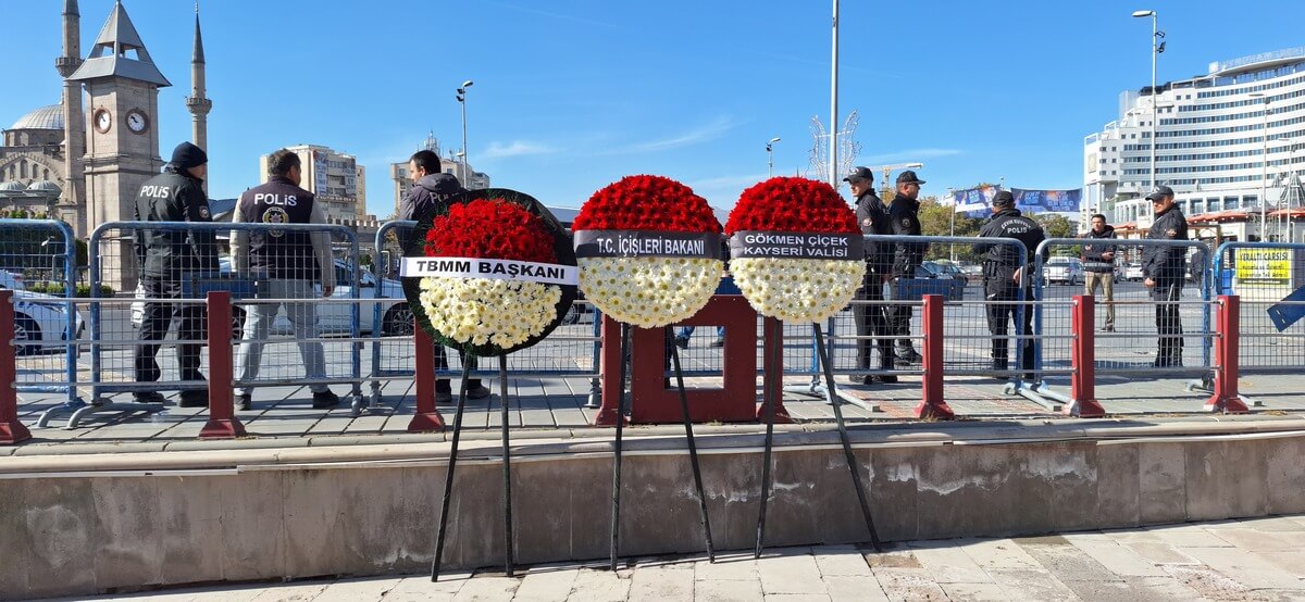 Kayserili Eski Bakan Sabahattin Çakmakoğlu Için Tören Düzenlendi! (1)