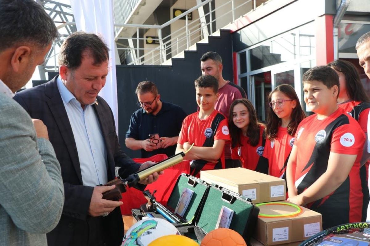 Kayserili Sporculara Malzeme Desteği 2