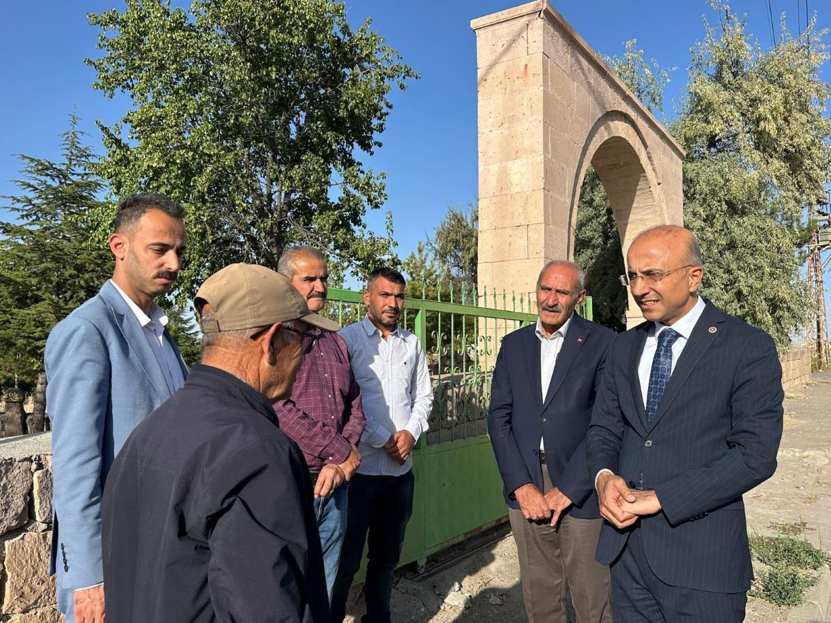 Kayserili Vekilden Kazada Ölen Parti Üyesinin Mezarına Ziyaret 2