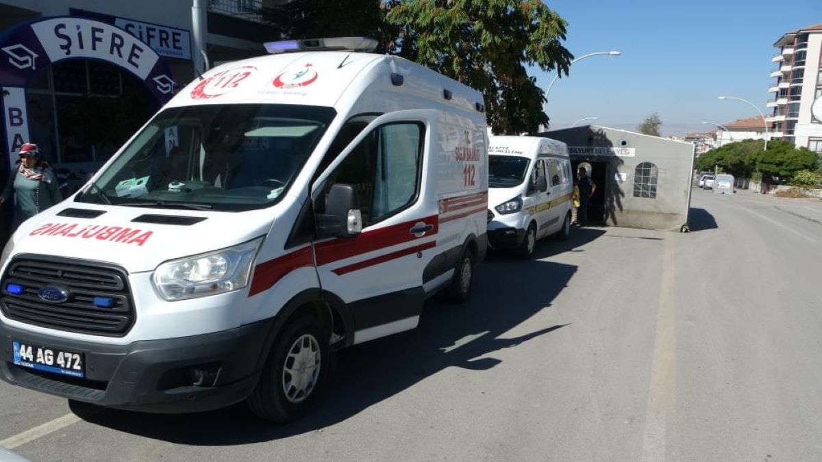 Korkunç Olay Banyoda Kanlar Içinde Ölü Bulundu 2