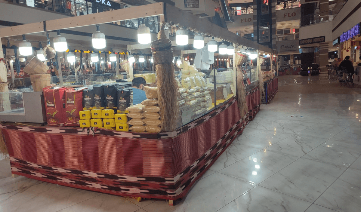 Kayseri’de o AVM pazar yerine döndü!