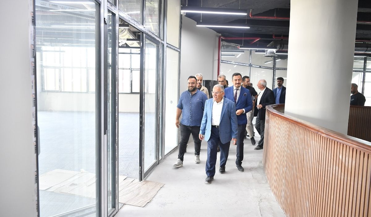 Kütüphane Içi