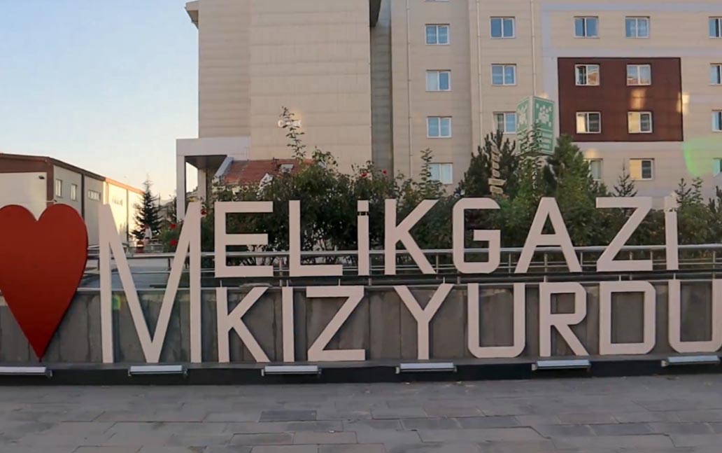M E L İ K G A Z İ4