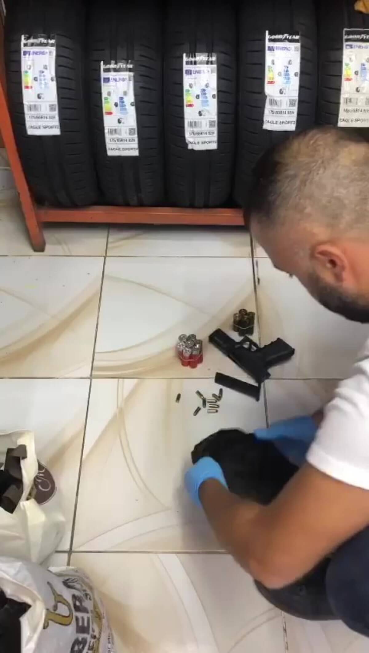 Polis Ekipleri Araç Lastiğinin Içinde Bakın Ne Buldu! (1)
