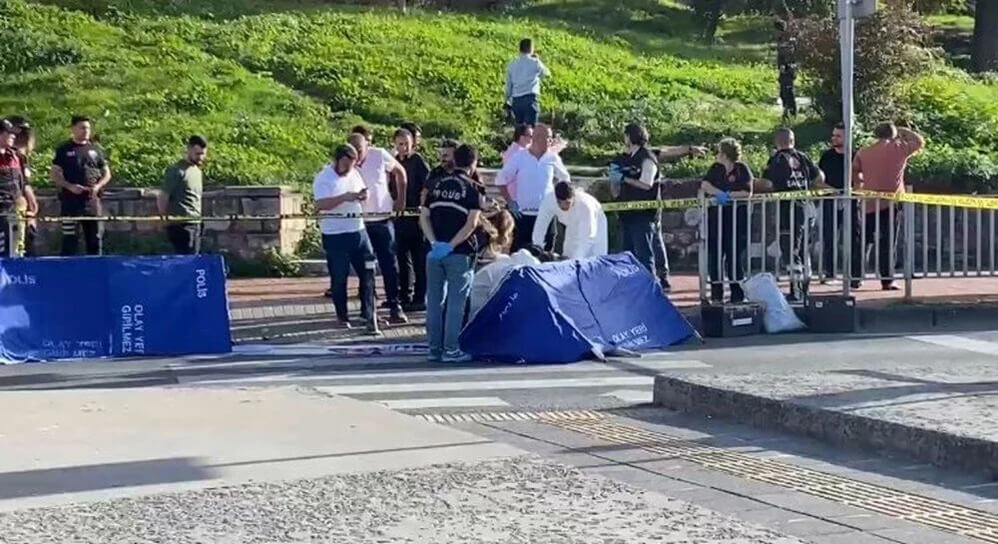kadının başını kesip surlardan attı, ardından intihar etti