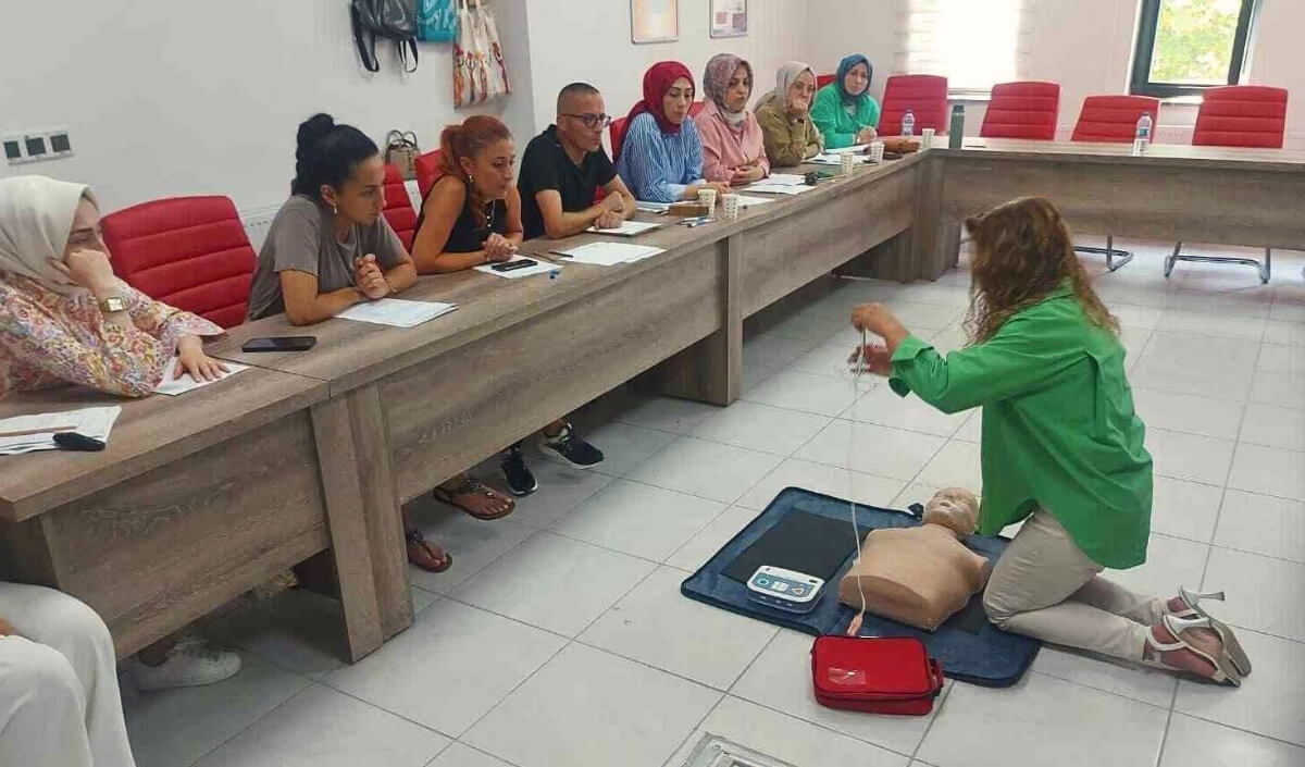 Sağlıklı Bir Gelecek İçin Genç Nesillere Sağlık Eğitimi Şart! (1) (1)