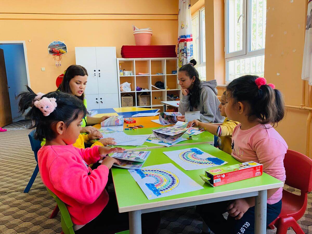 Tomarza’da Jandarma Ekipleri Minik Öğrencilere Trafik Eğitimi Verdi (7)