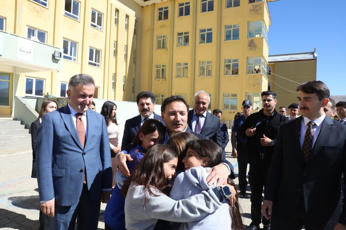 Vali Gökmen Çiçek’ten Chp’li Belediye’ye Ziyaret! 1