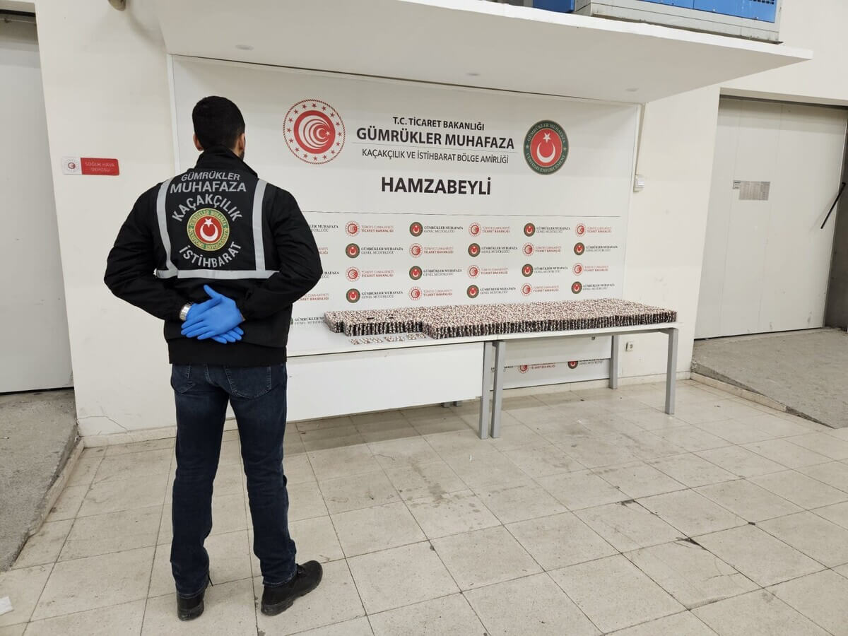 Yakın Takibe Alınan Araçta, 103 Milyon Lira Değerinde Uyuşturucu Madde Ele Geçirdi! (3)