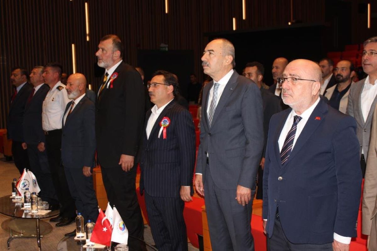 Yılın Ahisi Kaftanını Giydi! 1