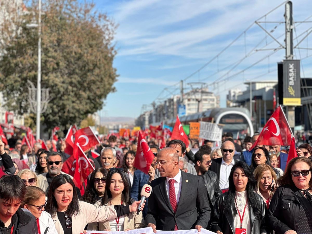 Yüzlerce Kayserili Oraya Toplandı! 3