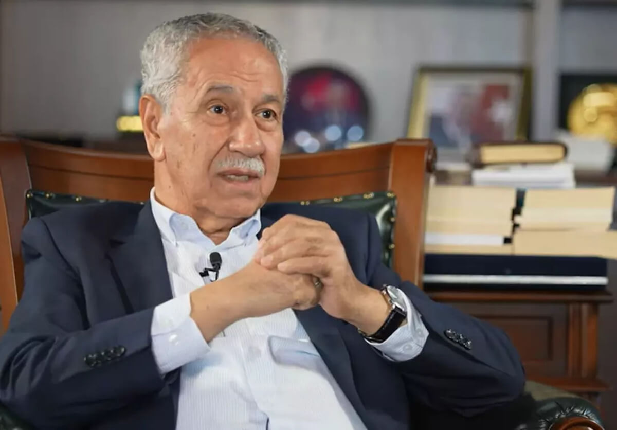 Bülent Arınç’tan ses getiren Erdoğan açıklaması: Yumruğu vurup komutana ‘sus ulan’ demiş!