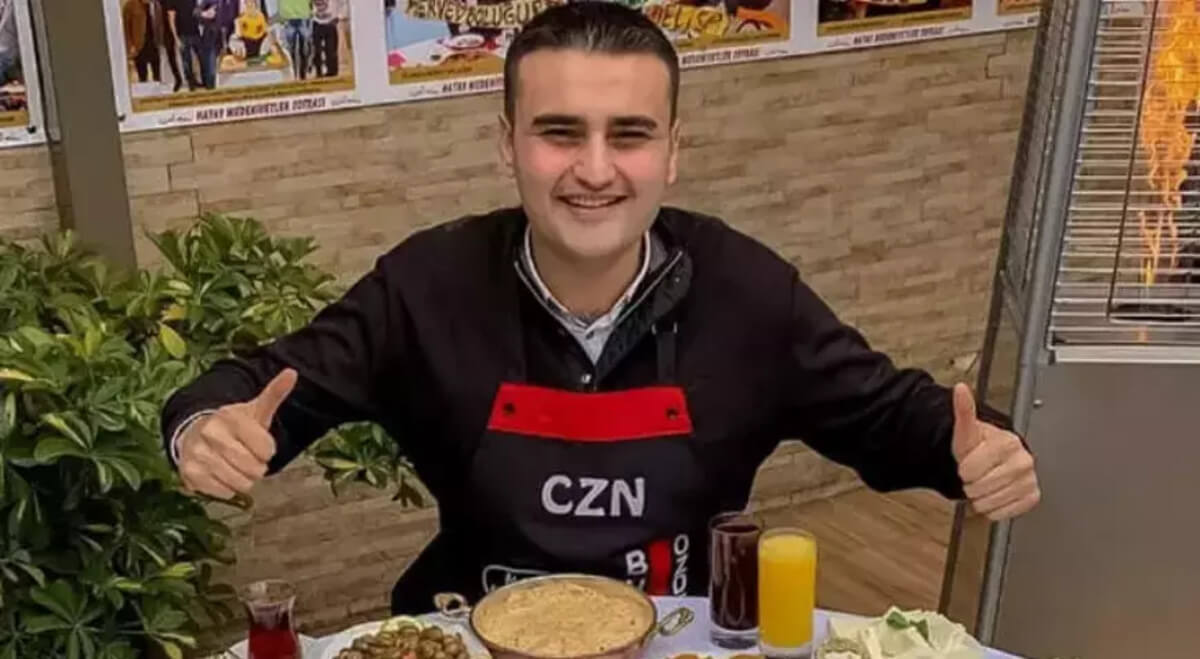 CZN Burak’ın restoranındaki adisyon ortaya çıktı! Üç kişi masaya servet bıraktı!