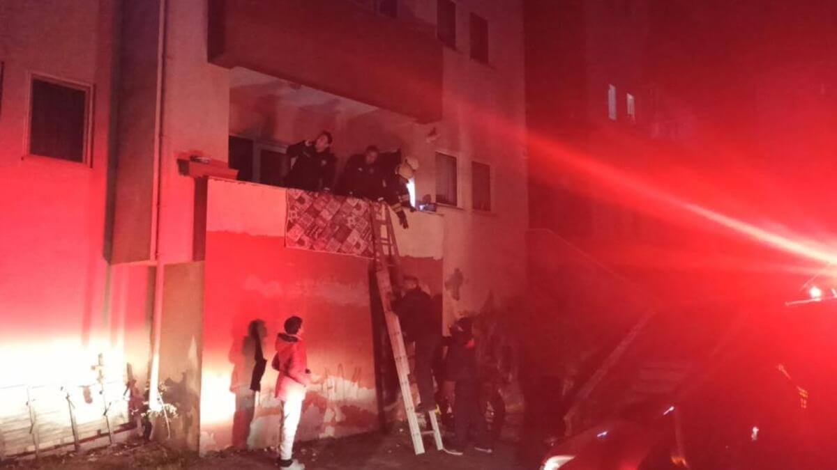 Gece yarısı panik dolu anlar: O bina boşaltıldı!