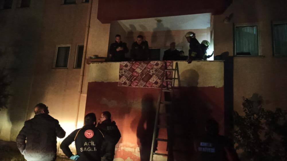 Gece yarısı panik dolu anlar: O bina boşaltıldı!