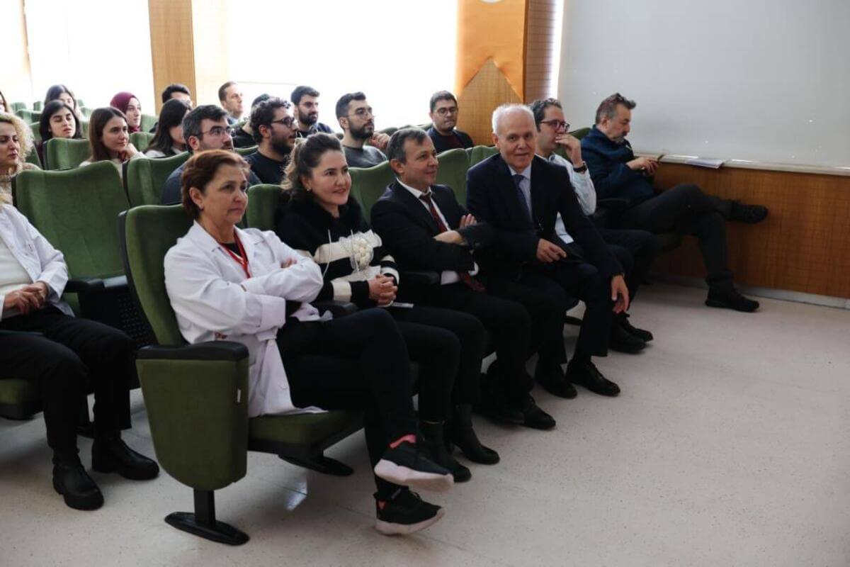 ERÜ Hastanelerinde dikkat çeken konferans: Sizce tıbbi hata var mı?