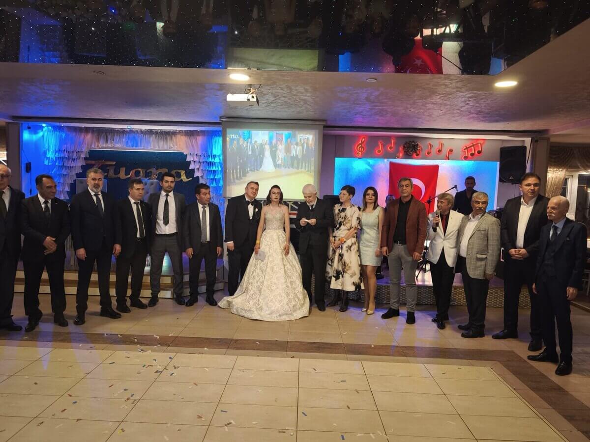 Kayserili siyasetçiden bir gecede iki düğün! Görkemli kareleri paylaştı!