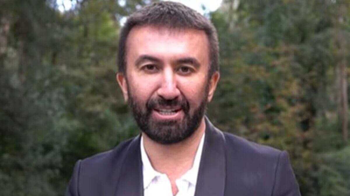 Sokakta para dağıtıyordu! Yasa dışı bahis soruşturmasına o da dahil oldu!