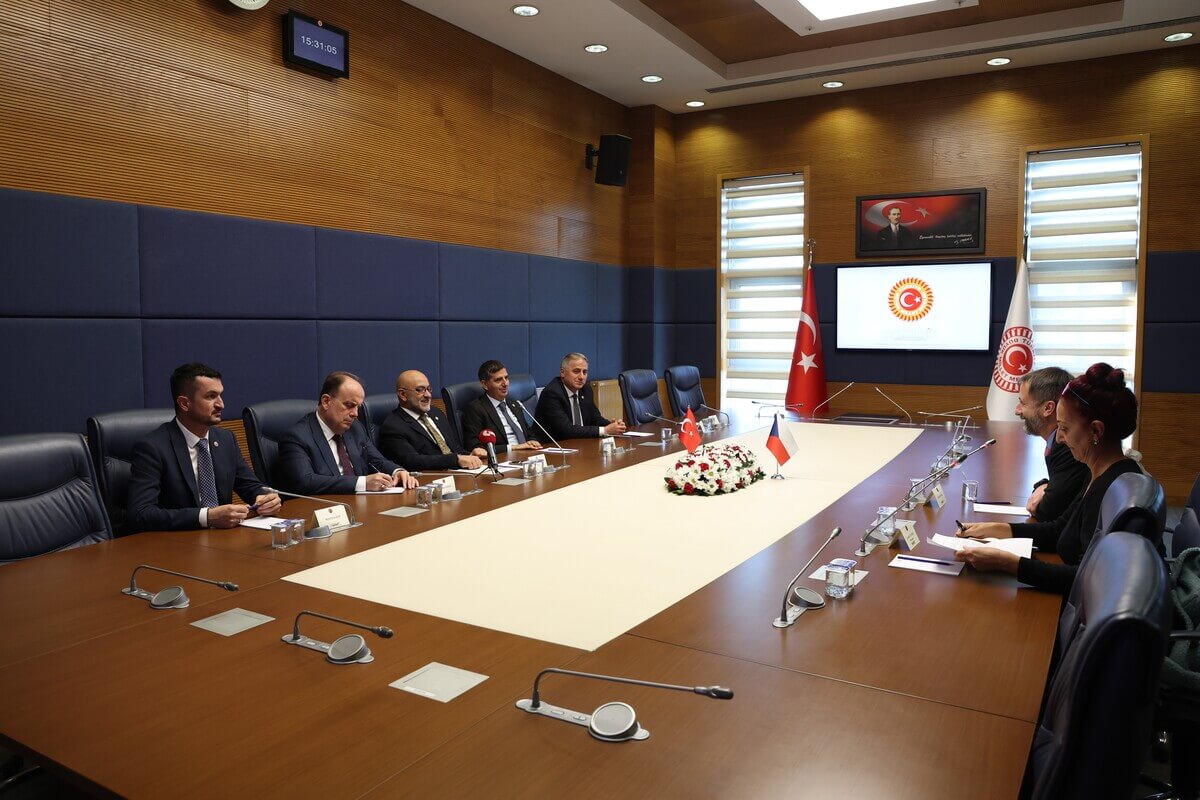 Kayseri Milletvekili Ile Çekya Büyükelçisi Arasında 'Vize' Toplantısı! (1)