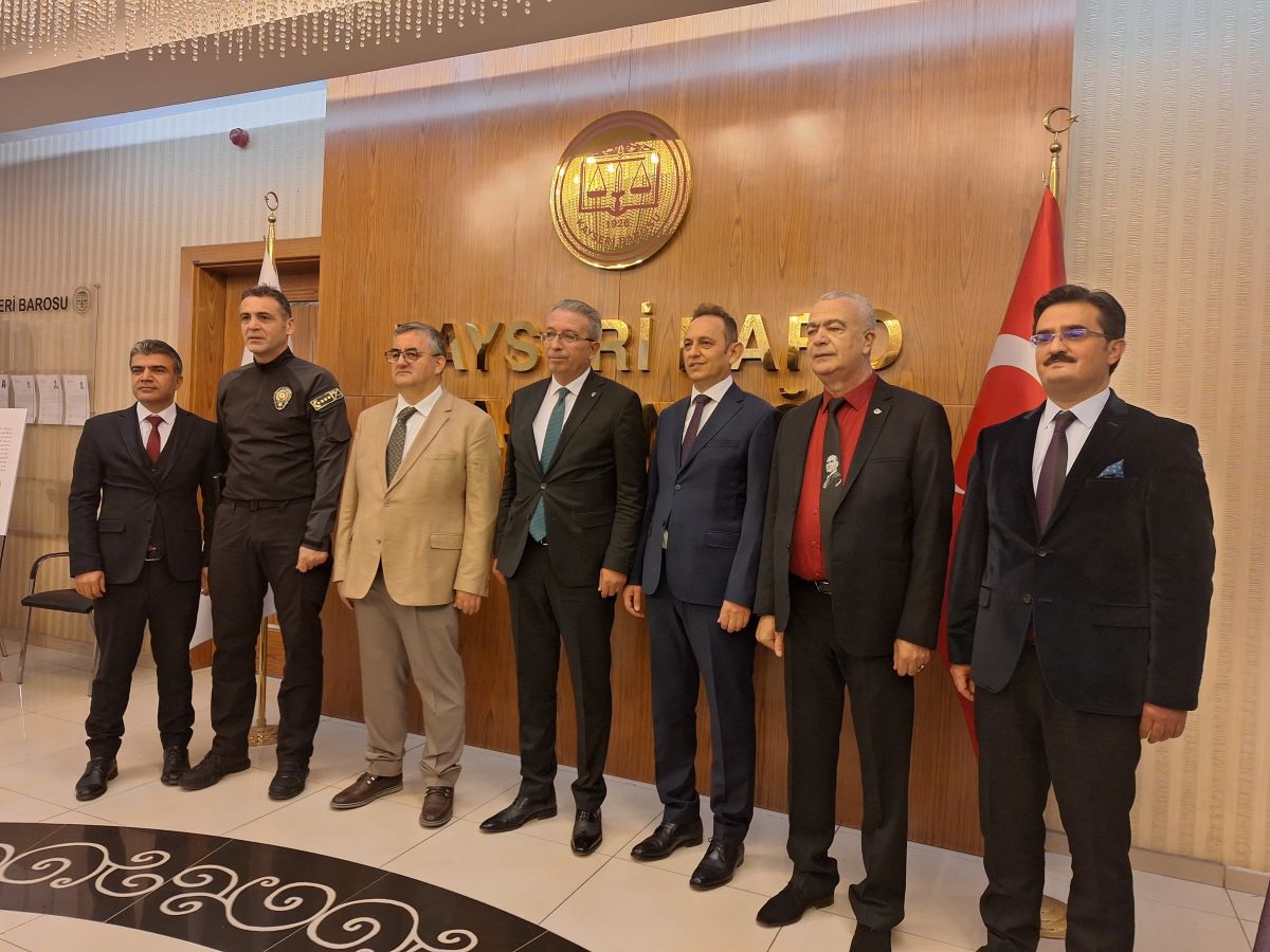 Kayseri’de ‘10 Kasım Atatürk Portreleri Sergisi’ Görenleri Hayran Bıraktı! 2