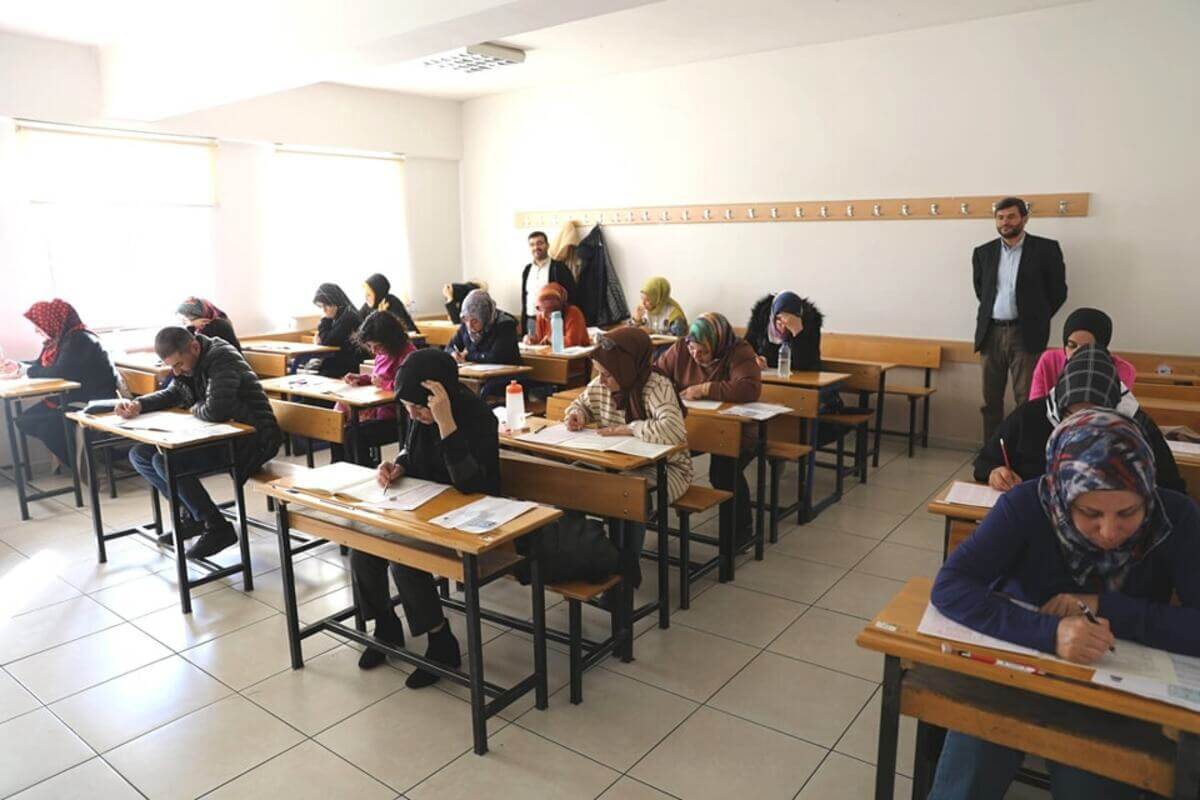 Kayseri'de 324 Kişi Bu Sınavda Ter Döktü! (1)