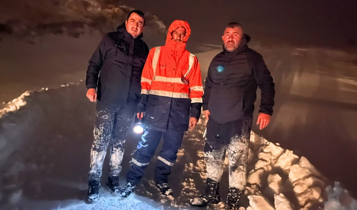 Kayseri'de Kar Ve Tipinin Ortasında Tek Başına Mahsur Kaldı! (1) (1)