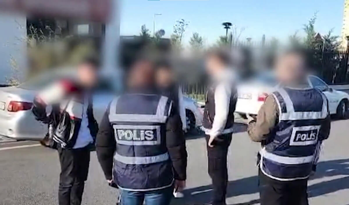 Kayseri’de Polis Ekipleri O Okulda Denetim Gerçekleştirdi! (1)