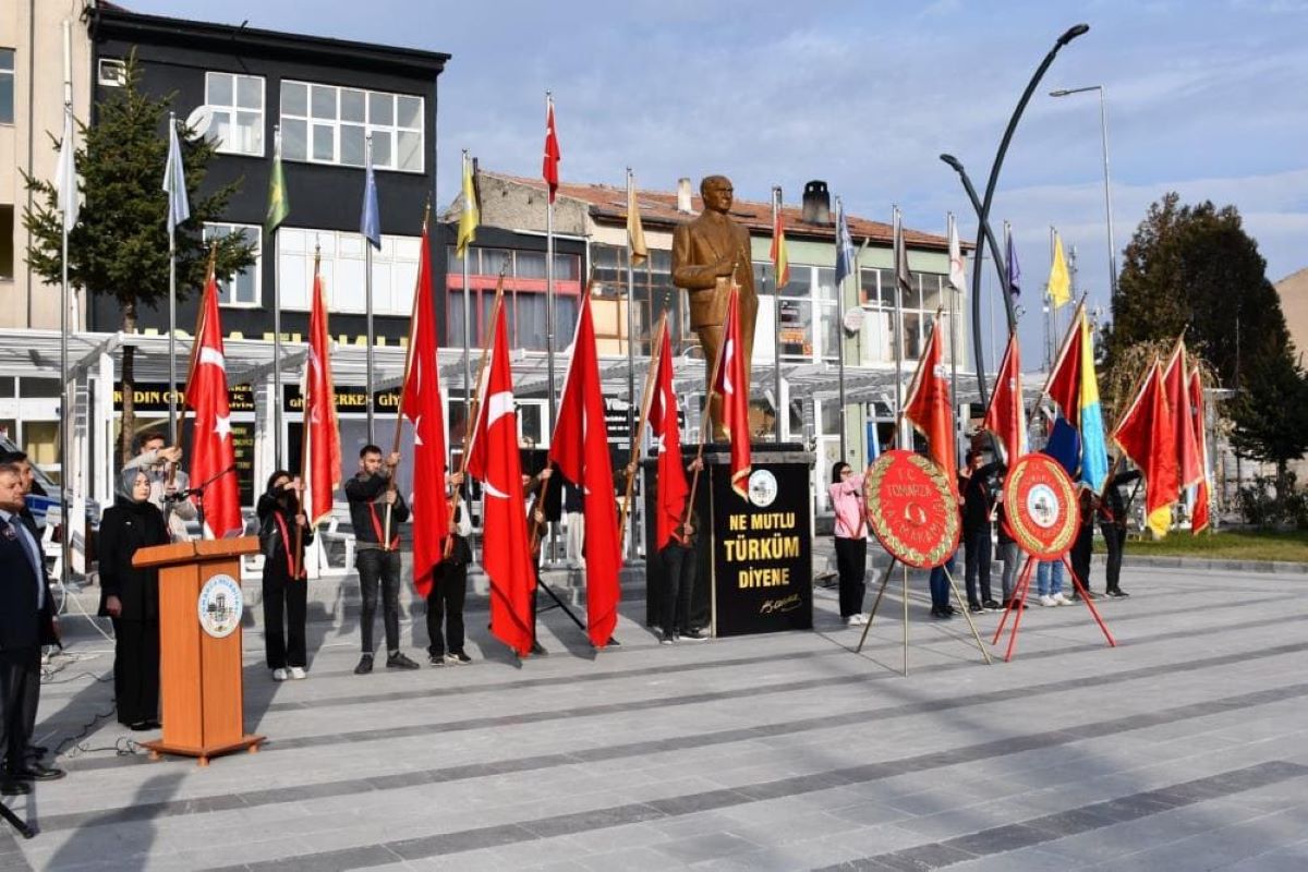 Kayseri’nin Ilçelerinde Hayat Durdu Kurucu Lider Saygıyla Anıldı! 2