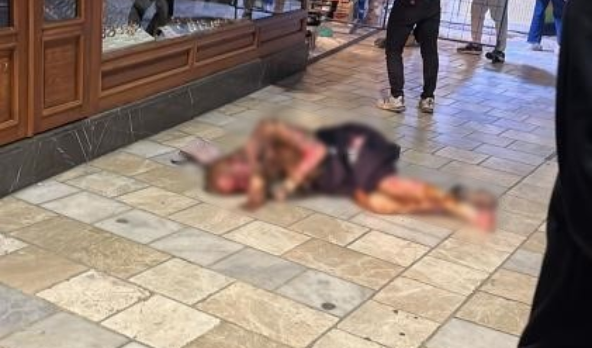 Benzin bidonuyla geldiği markette kardeşini çocuklarının önünde yaktı!