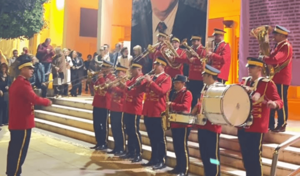 Sosyetik aile geleneği bozmadı! Kayserili iş adamını bakın nasıl andı!