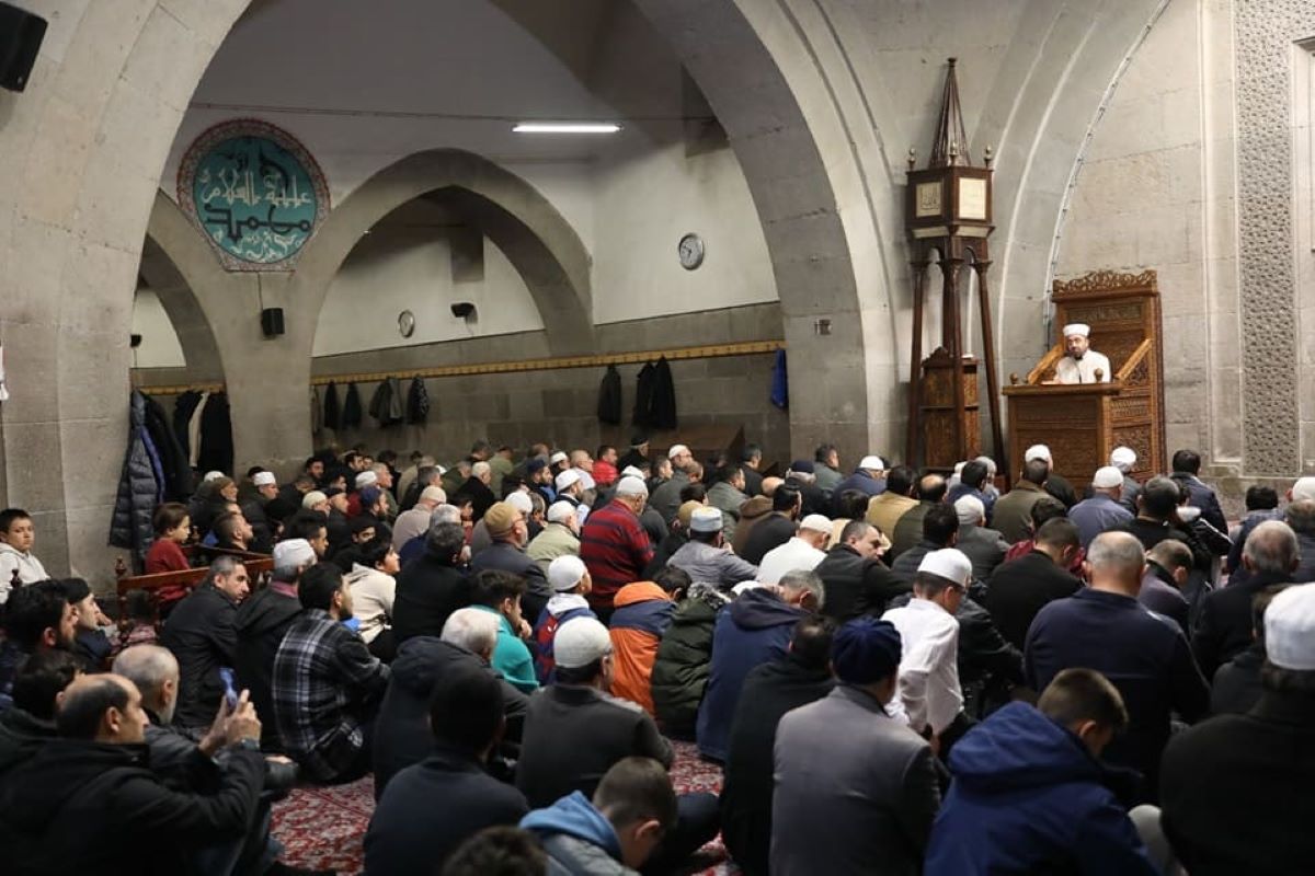 Yüzlerce Kayserili Sabahın Ilk Işıklarında Orada Buluştu! 1