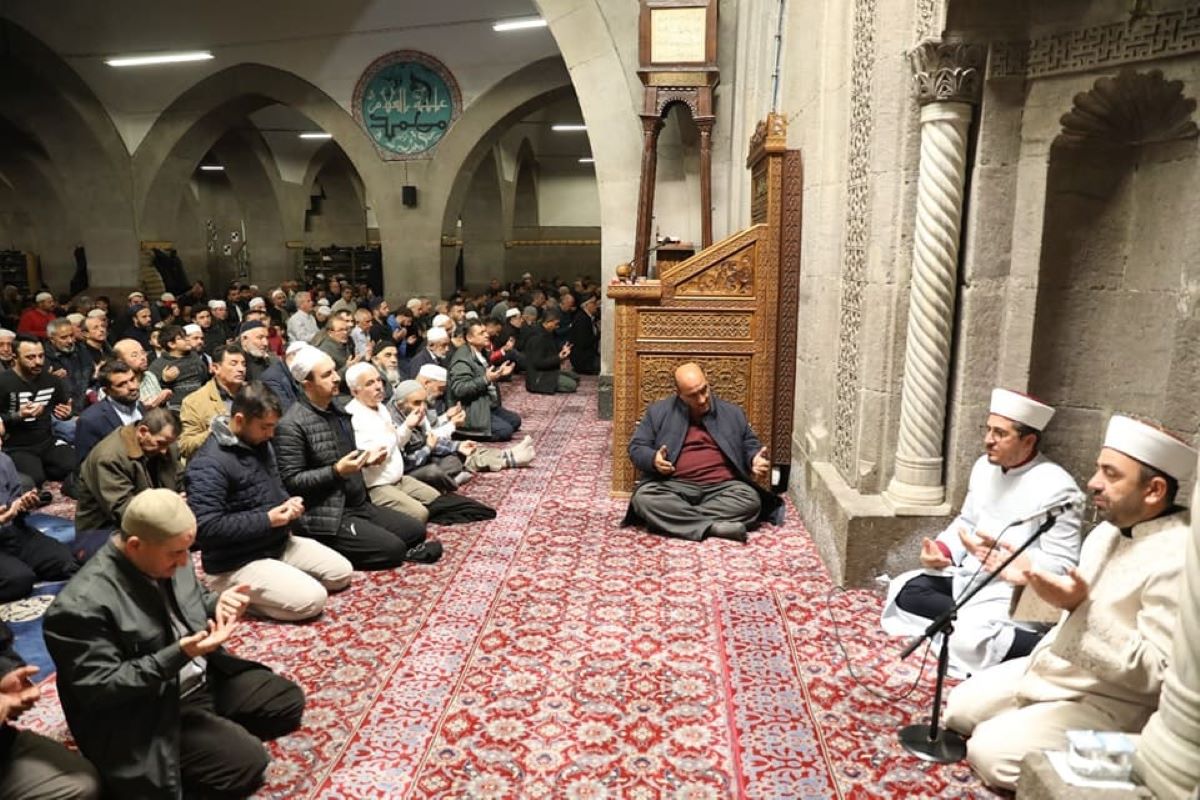 Yüzlerce Kayserili Sabahın Ilk Işıklarında Orada Buluştu! 2
