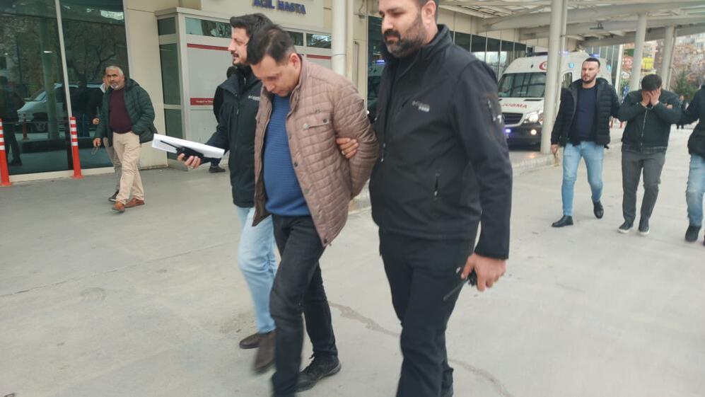 Çalıştığı depodan milyonluk vurgun yaptı! Müşteri kılığındaki polise yakalandı!