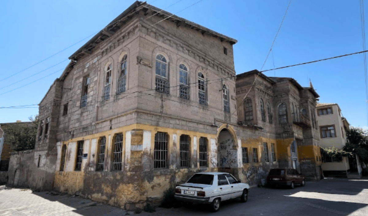Develiaygöstenevleri